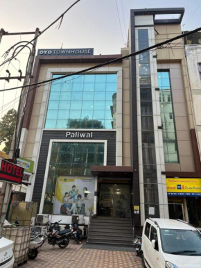 Hotel The Mall Inn by MNG Rooms